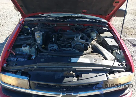 1998 Chevrolet S-10 Ls Fleetside из США, поврежденный, VIN 1GCCS19X2W8186583